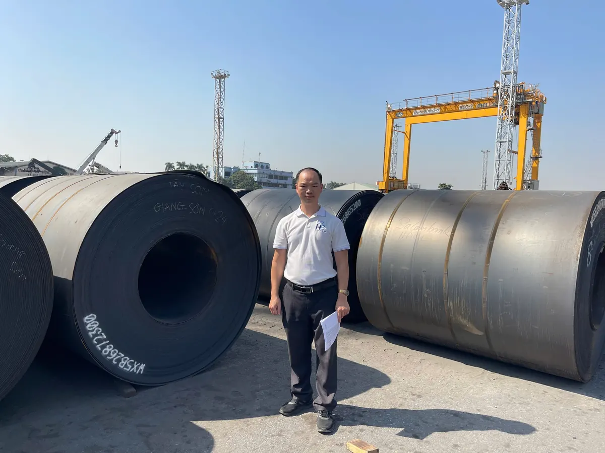 Giám định khối lượng thép tàu rời: draft survey, cân và dung sai