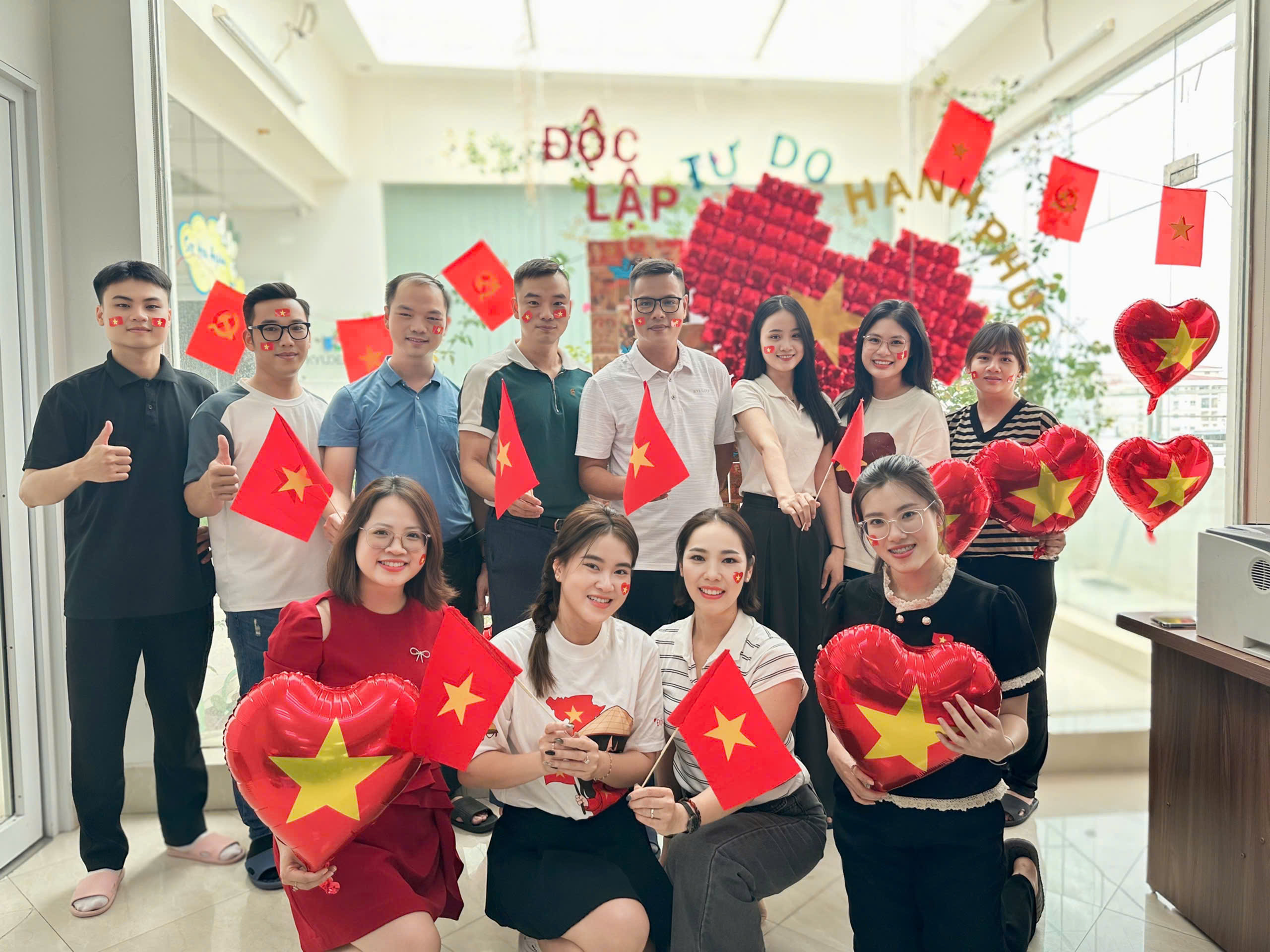 TỰ HÀO DÂN TỘC – HÀNH TRÌNH VƯƠN RA BIỂN LỚN